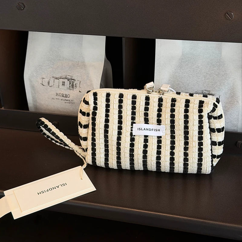 ISLANDFISH Knitted Pen Pouch | Large Capacity Aesthetic “In-Style” Look, Korean/Japanese Vibe, Mesh Compartments for Gifting - Meteor Black and White